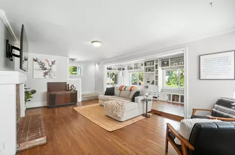 94 E Como Ave, Columbus, OH 43202 photo 6
