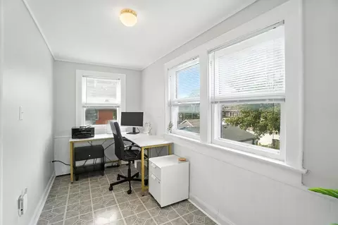 94 E Como Ave, Columbus, OH 43202 photo 32