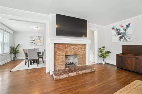 94 E Como Ave, Columbus, OH 43202 photo 8