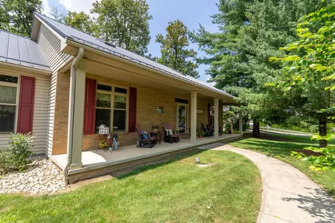 3427 Southbank Rd NE, Millersport, OH 43046