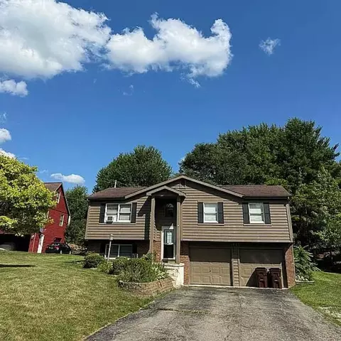 1885 E Choctaw Dr, London, OH 43140