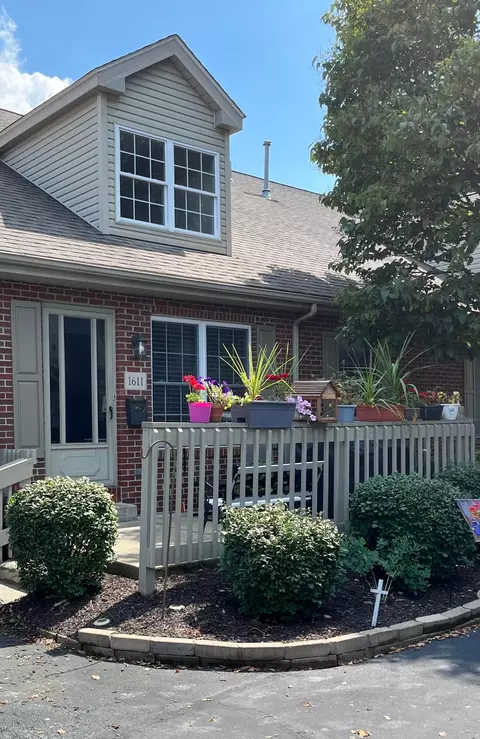 1611 Bryn Mawr Dr, Newark, OH 43055