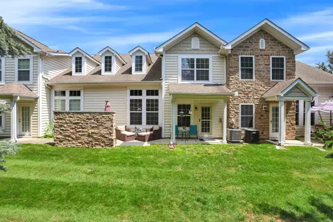 5065 Calais Dr, Columbus, OH 43221