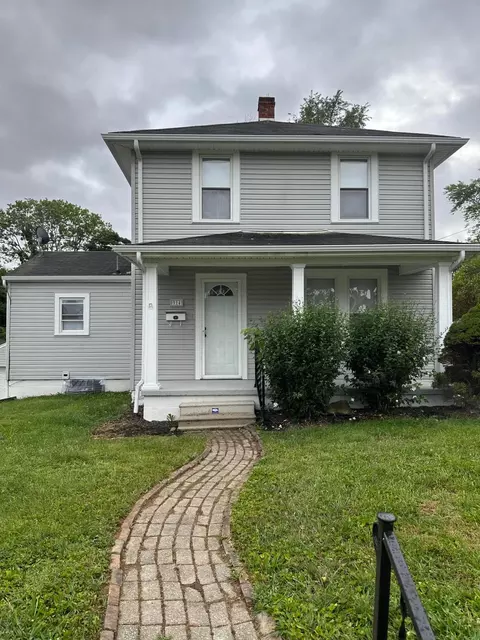 914 W Hubert Ave, Lancaster, OH 43130