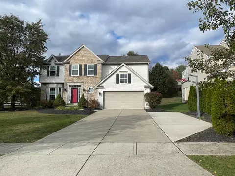100 Terrier Ct, Pataskala, OH 43062
