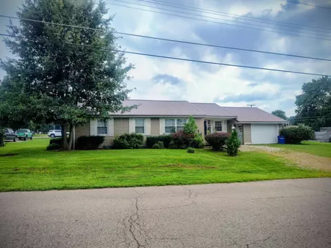 16 Beech Rock Dr, Zanesville, OH 43701