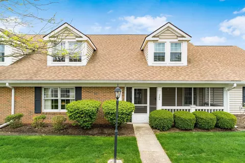 246 Black Walnut Dr, Westerville, OH 43082