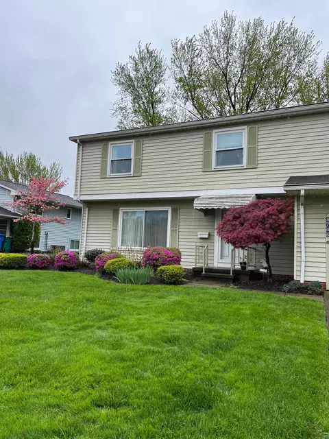 8706 Cliffwood Ct E, Mentor, OH 44060