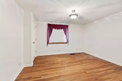Bedroom - 149 Dunmore Rd, Circleville, OH 43113 photo 3 of 8