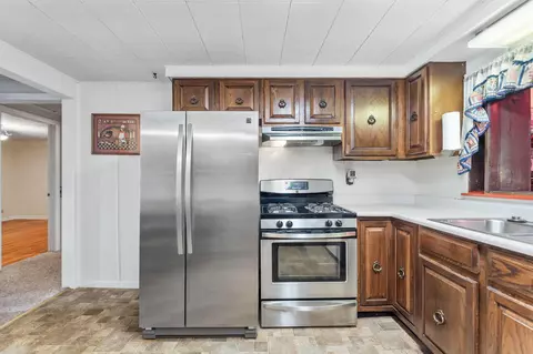 Kitchen - 149 Dunmore Rd, Circleville, OH 43113 photo 3 of 3