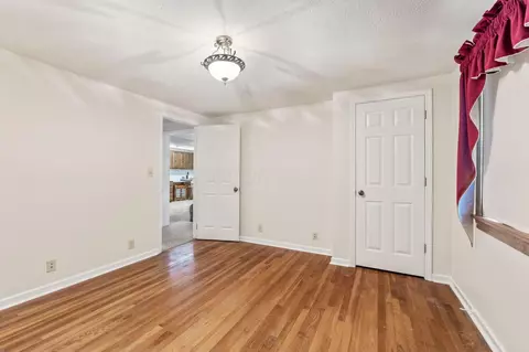 Bedroom - 149 Dunmore Rd, Circleville, OH 43113 photo 5 of 8