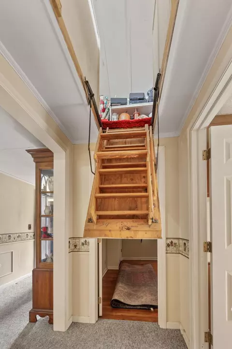 Entry Way - 149 Dunmore Rd, Circleville, OH 43113 photo 5 of 6