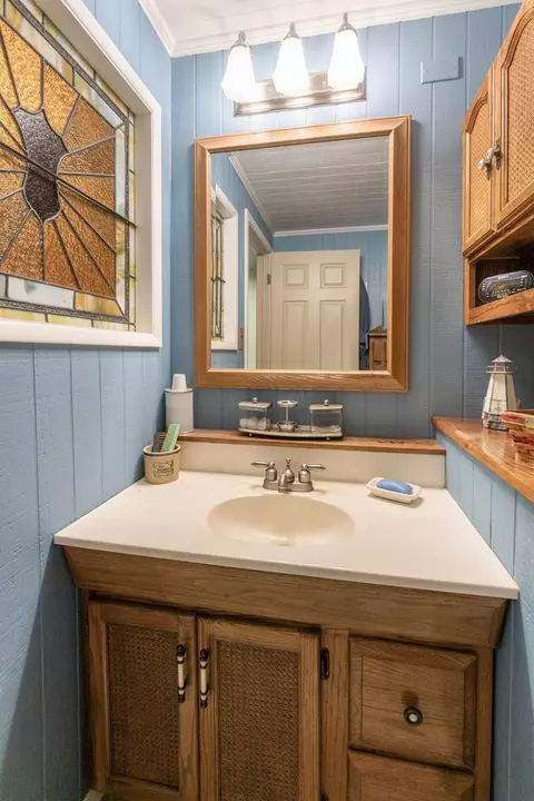 Bath - 149 Dunmore Rd, Circleville, OH 43113 photo 6 of 6