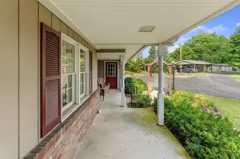 Exterior - 149 Dunmore Rd, Circleville, OH 43113 photo 6 of 22