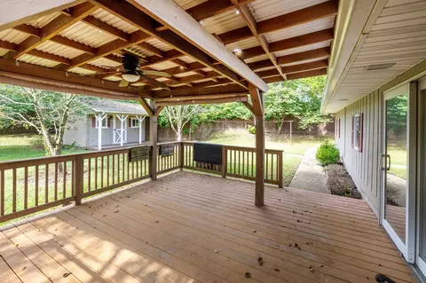 Exterior - 149 Dunmore Rd, Circleville, OH 43113 photo 11 of 22