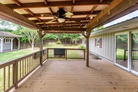 Exterior - 149 Dunmore Rd, Circleville, OH 43113 photo 12 of 22