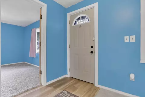Entry Way - 362 Nye St, Marion, OH 43302 photo 1 of 3