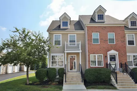 8330 Bruntsfield Rd, Columbus, OH 43235