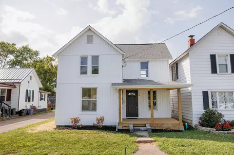 128 Jefferson St, Mount Sterling, OH 43143