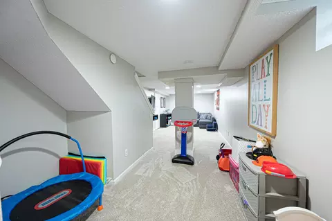 Entry Way - 3218 Ainwick Rd, Columbus, OH 43221 photo 5 of 5