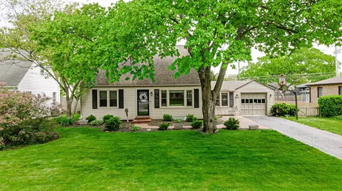 Exterior - 3218 Ainwick Rd, Columbus, OH 43221 photo 4 of 14