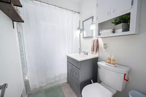 Bath - 3218 Ainwick Rd, Columbus, OH 43221 photo 1 of 3