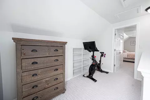 Entry Way - 3218 Ainwick Rd, Columbus, OH 43221 photo 3 of 5