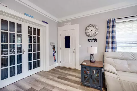 Entry Way - 1121 Elm St, Springfield, OH 45503 photo 1 of 2