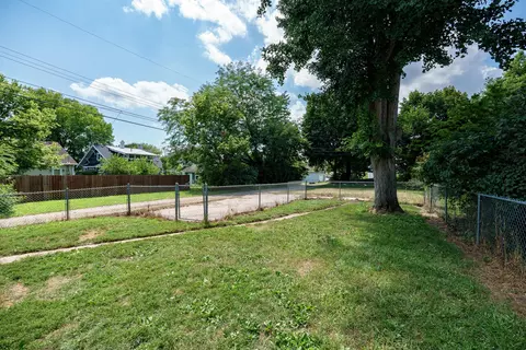Exterior - 1121 Elm St, Springfield, OH 45503 photo 5 of 6