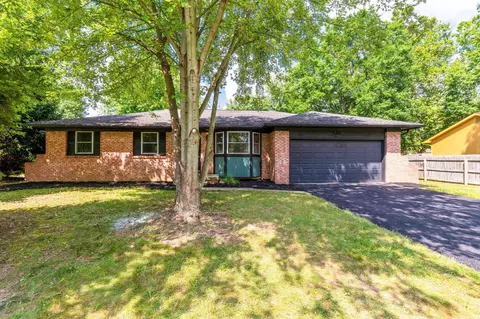 69 Ridgewood Dr SW, Pataskala, OH 43062