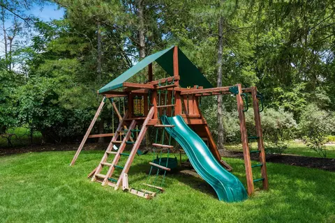 Exterior - 4898 Donegal Cliffs Dr, Dublin, OH 43017 photo 17 of 20
