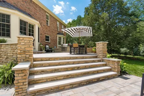 Exterior - 4898 Donegal Cliffs Dr, Dublin, OH 43017 photo 9 of 20