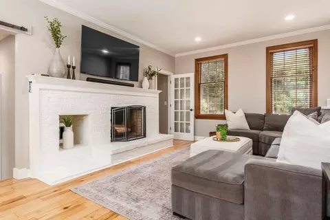 Living - 4898 Donegal Cliffs Dr, Dublin, OH 43017 photo 2 of 6