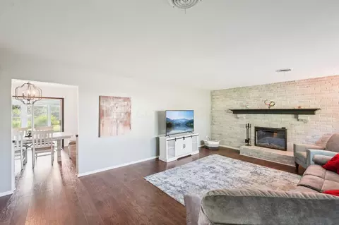 Living - 11216 Lakeview Dr, Orient, OH 43146 photo 1 of 4