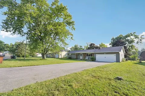 Exterior - 11216 Lakeview Dr, Orient, OH 43146 photo 3 of 14