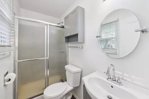 Bath - 11216 Lakeview Dr, Orient, OH 43146 photo 1 of 4