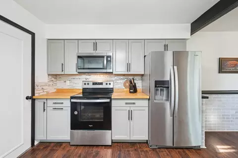 Kitchen - 11216 Lakeview Dr, Orient, OH 43146 photo 6 of 6