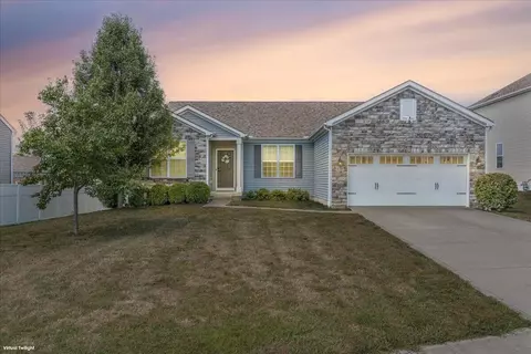 678 Green Forest Place Pl, Lithopolis, OH 43136