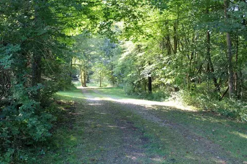 24678 Deal Rd, Gambier, OH 43022