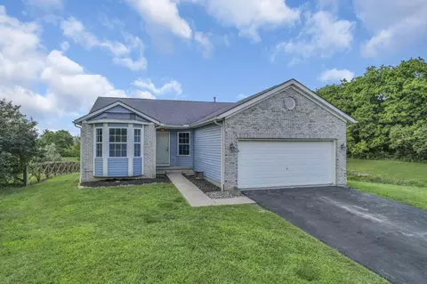 1572 Roscommon Dr, Pataskala, OH 43062