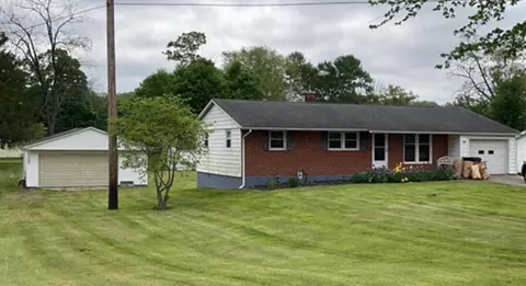 824 Fieldson Dr, Heath, OH 43056