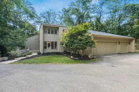 8216 W Shore Dr, Westerville, OH 43082