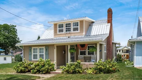 68 Klotz Ave, Buckeye Lake, OH 43008