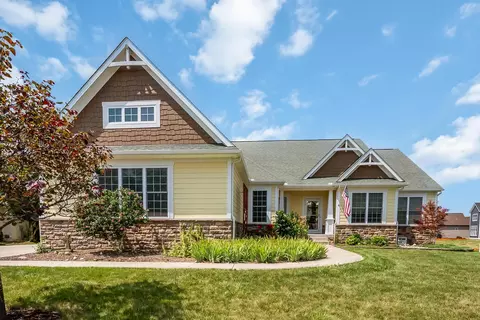 456 Adrian Dr, Delaware, OH 43015