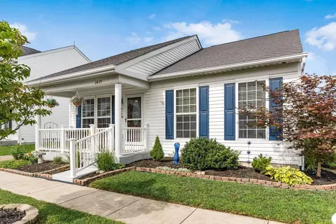 2439 Lyncross St, Grove City, OH 43123