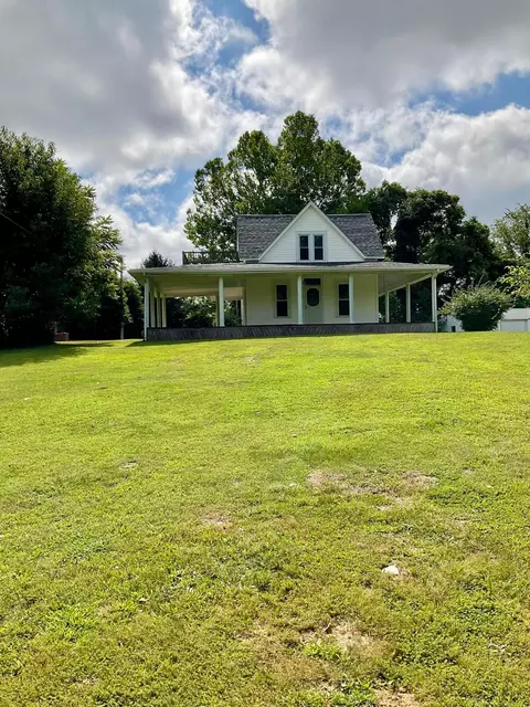 935 S Main St, New Lexington, OH 43764