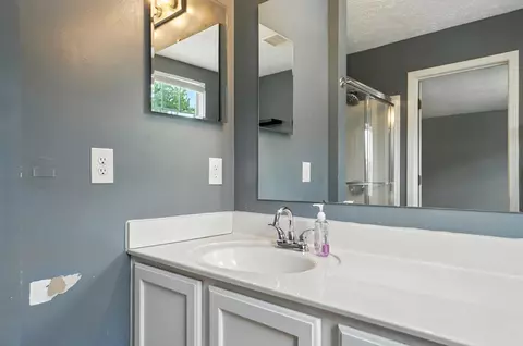 Bath - 172 Beech Dr, Delaware, OH 43015 photo 2 of 8