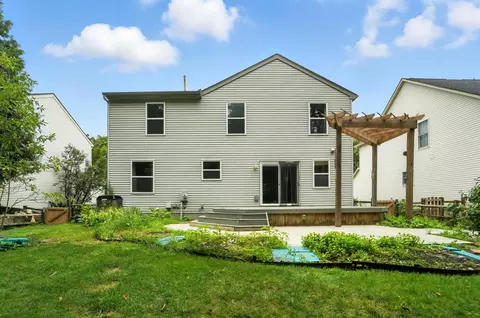 Exterior - 172 Beech Dr, Delaware, OH 43015 photo 6 of 23