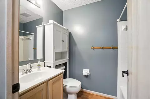 Bath - 172 Beech Dr, Delaware, OH 43015 photo 6 of 8