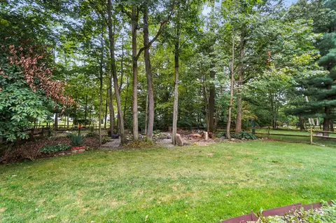 Exterior - 172 Beech Dr, Delaware, OH 43015 photo 11 of 23